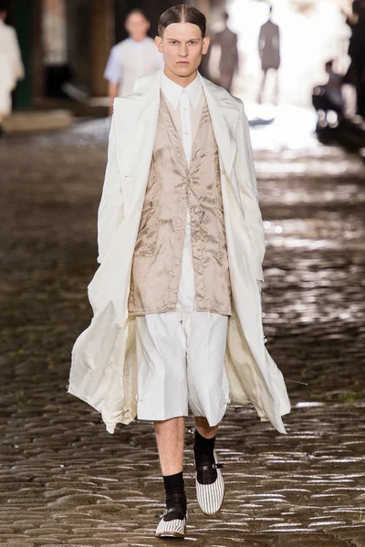 Look 7